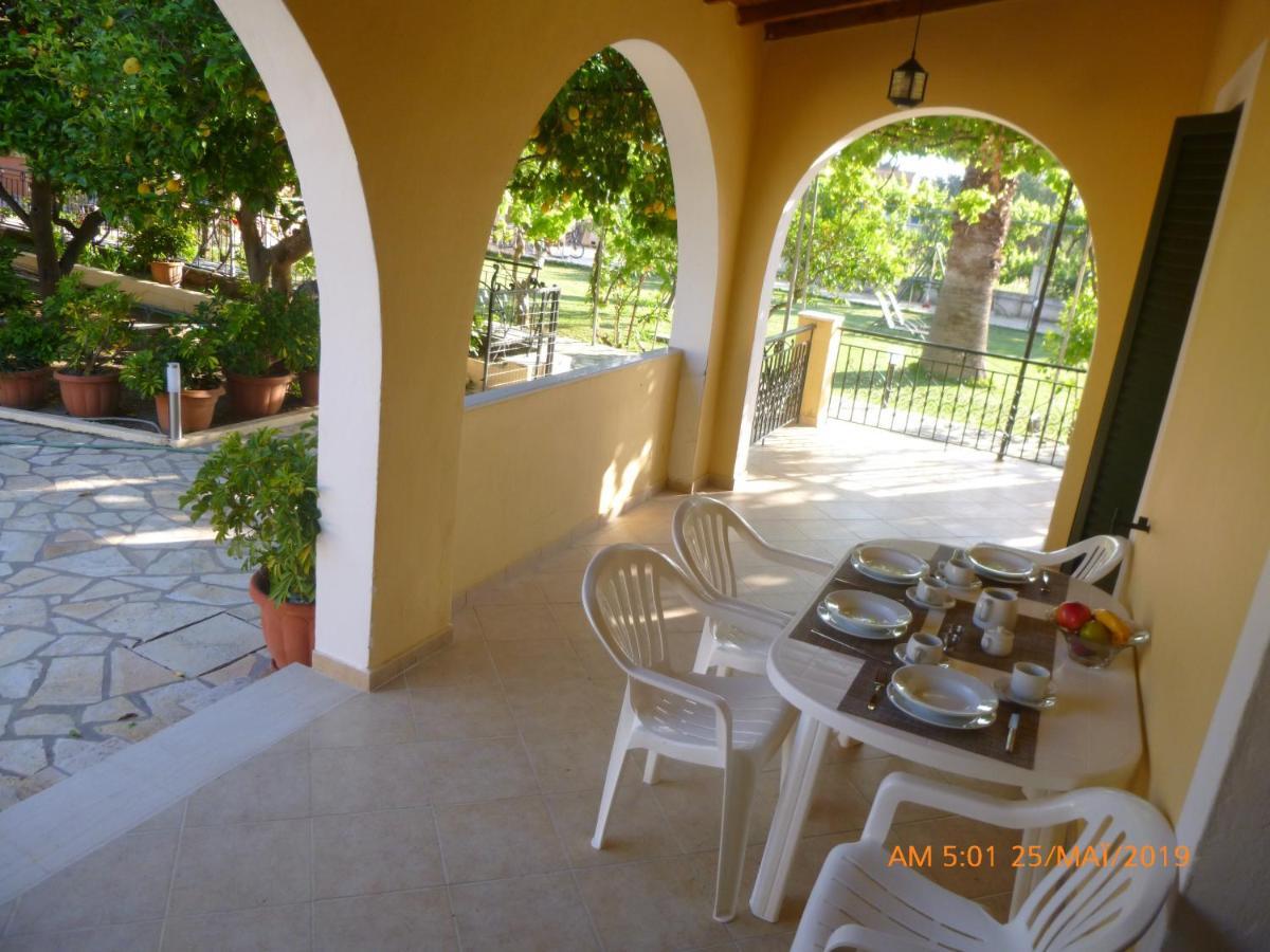 Bungalows Niki Acharavi  Exteriér fotografie
