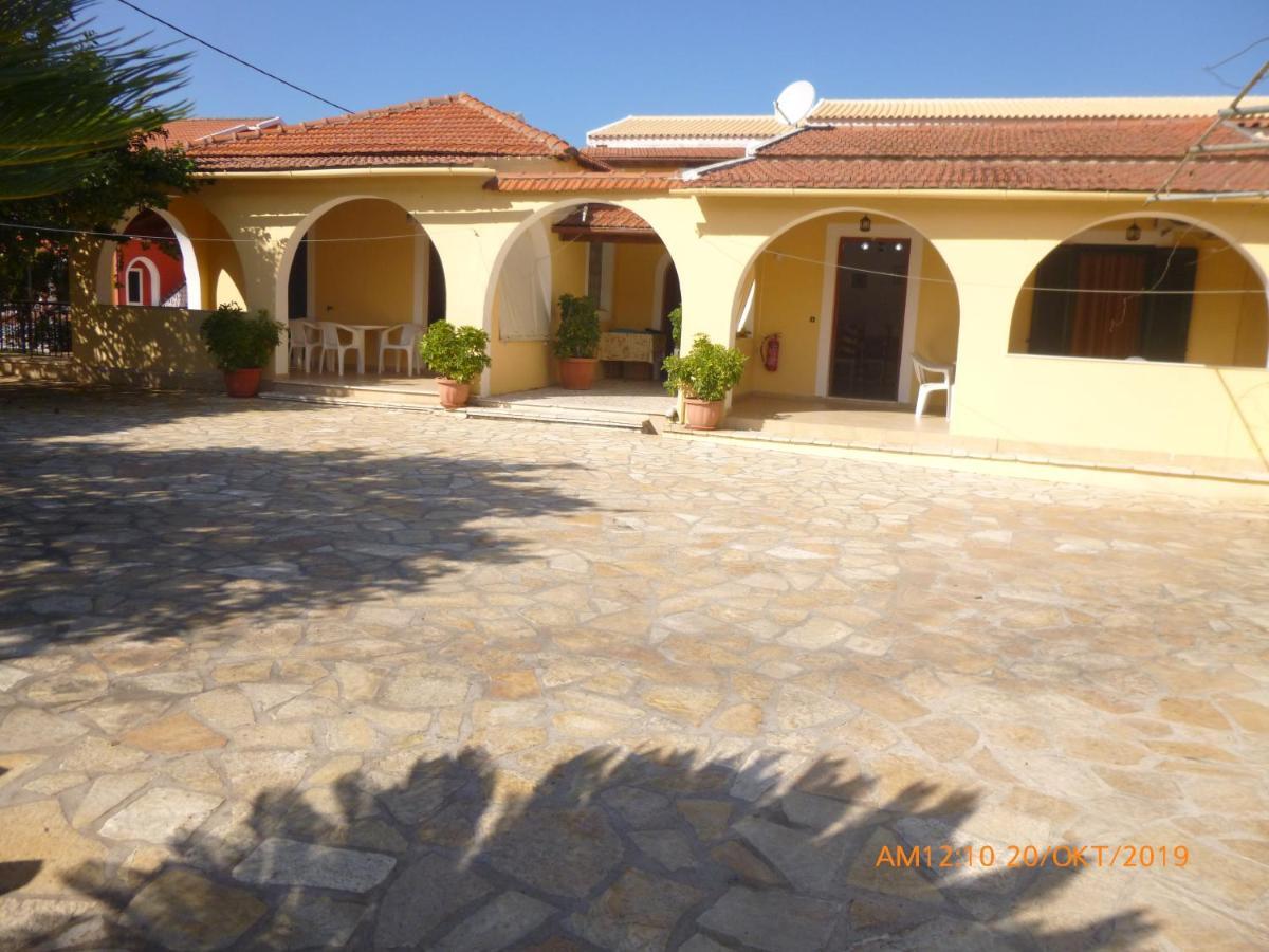 Bungalows Niki Acharavi  Exteriér fotografie